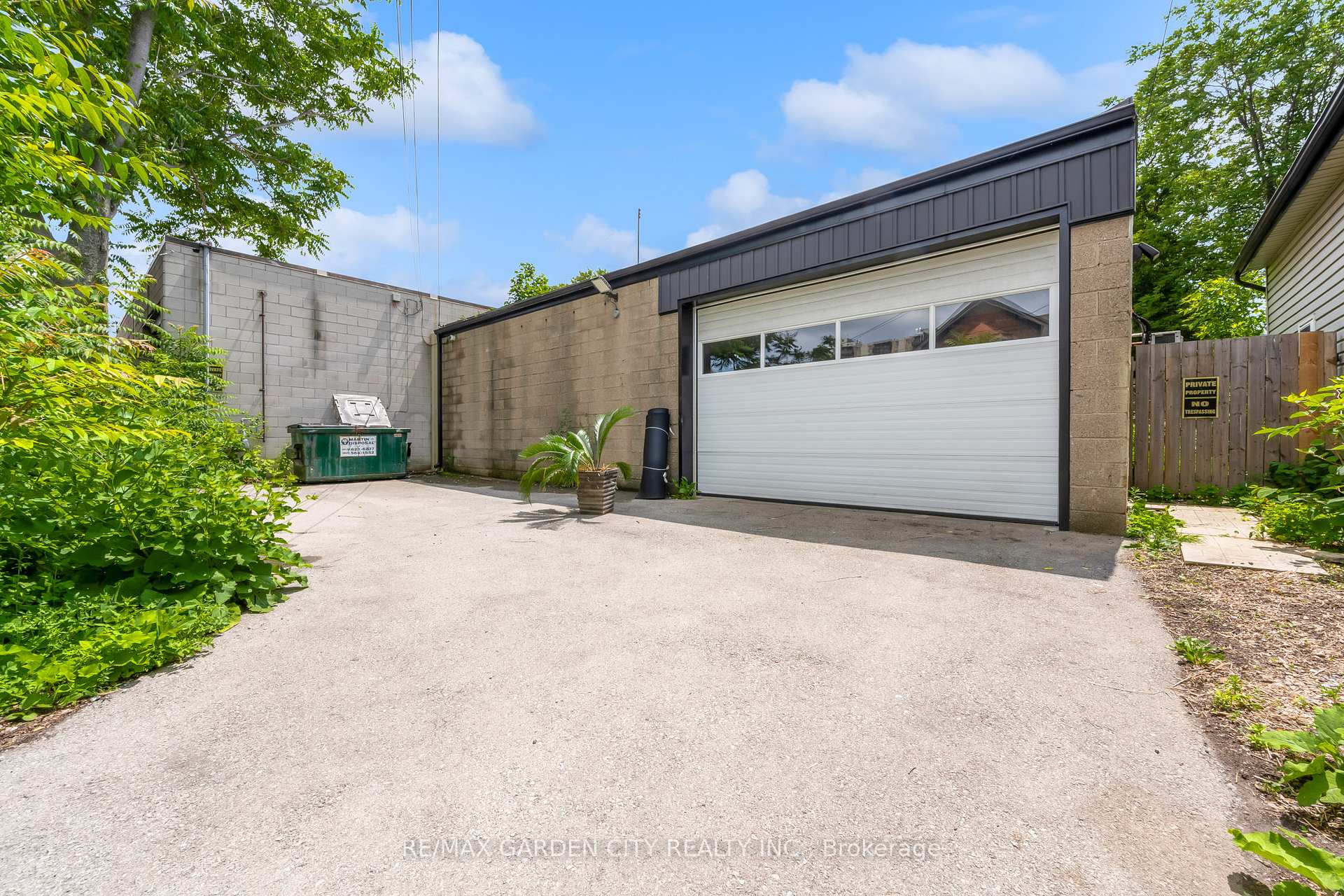 16 Myrtle Avenue 1, Hamilton, ON L8M 2E9