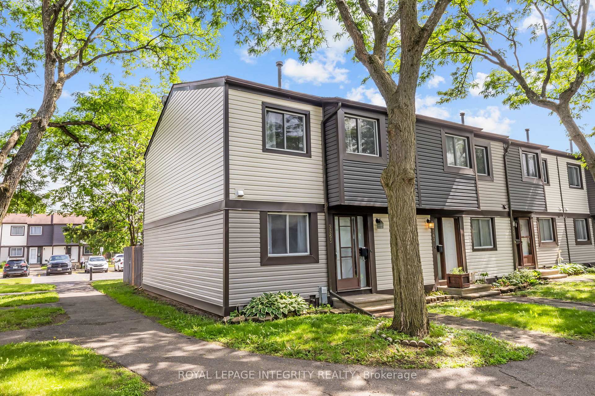 3565 Aladdin Lane, Blossom Park - Airport and Area, ON K1T 1E1