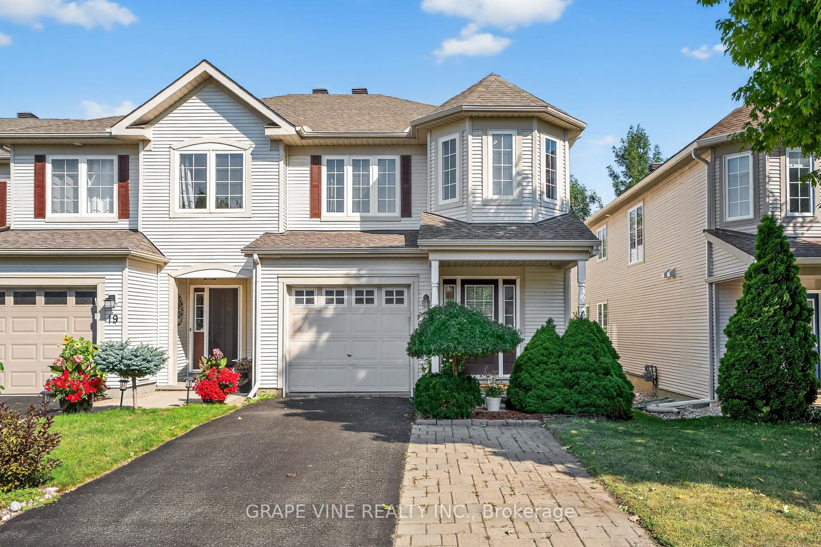 21 Fieldberry Private, Barrhaven, ON K2J 5E8