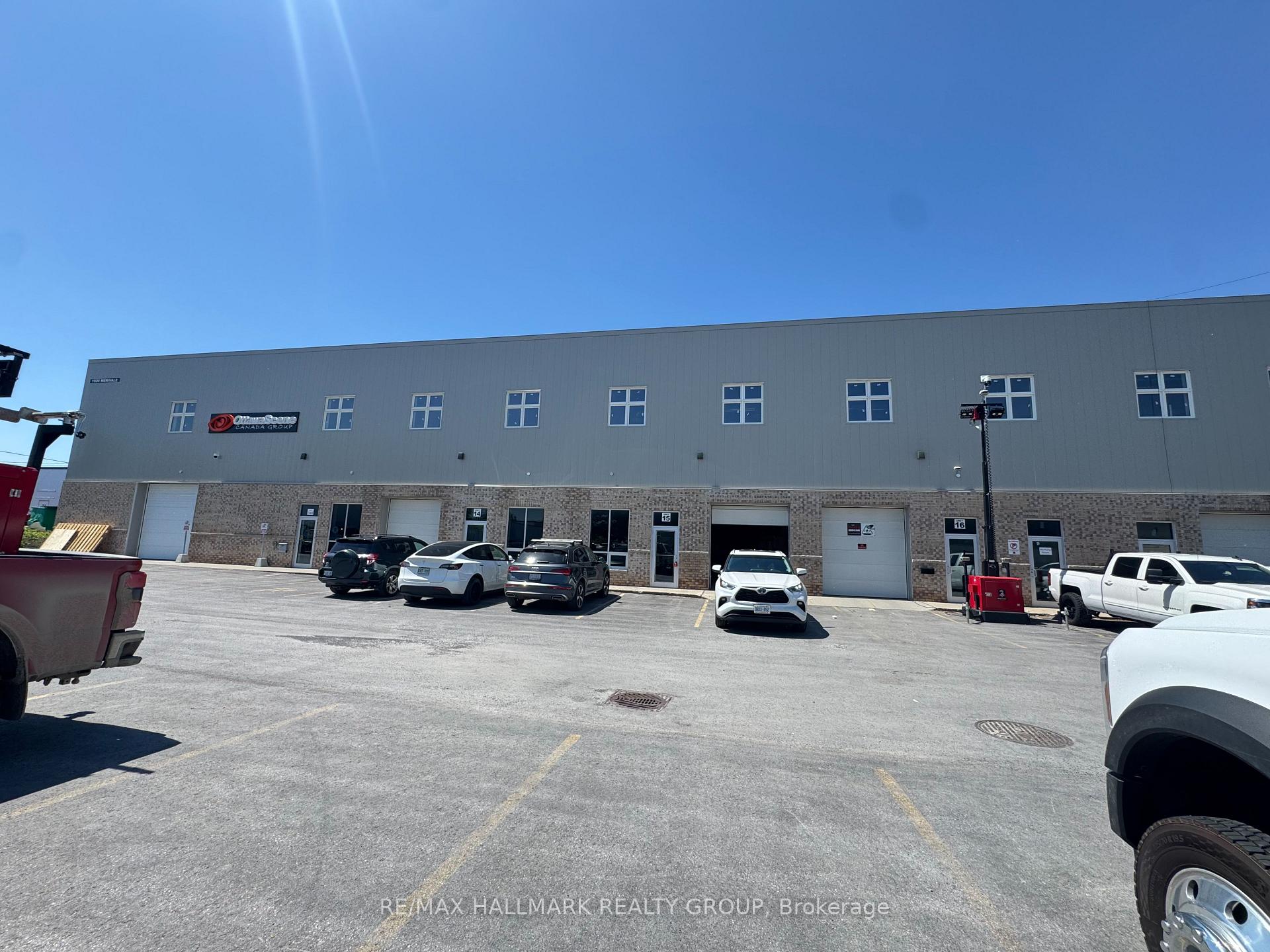 1920 Merivale Road, Tanglewood - Grenfell Glen - Pineglen, ON K2G 1E8