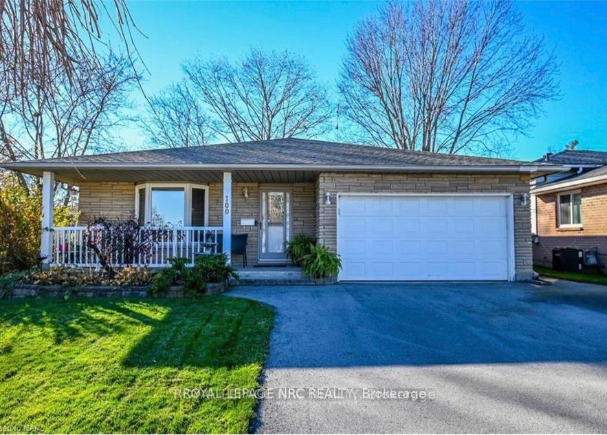 100 Larchwood Circle, Welland, ON L3C 6T3