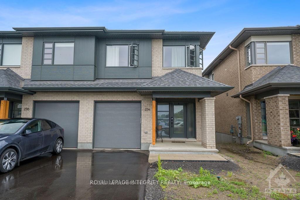 254 SHUTTLEWORTH Drive, Leitrim, ON K1T 0T4