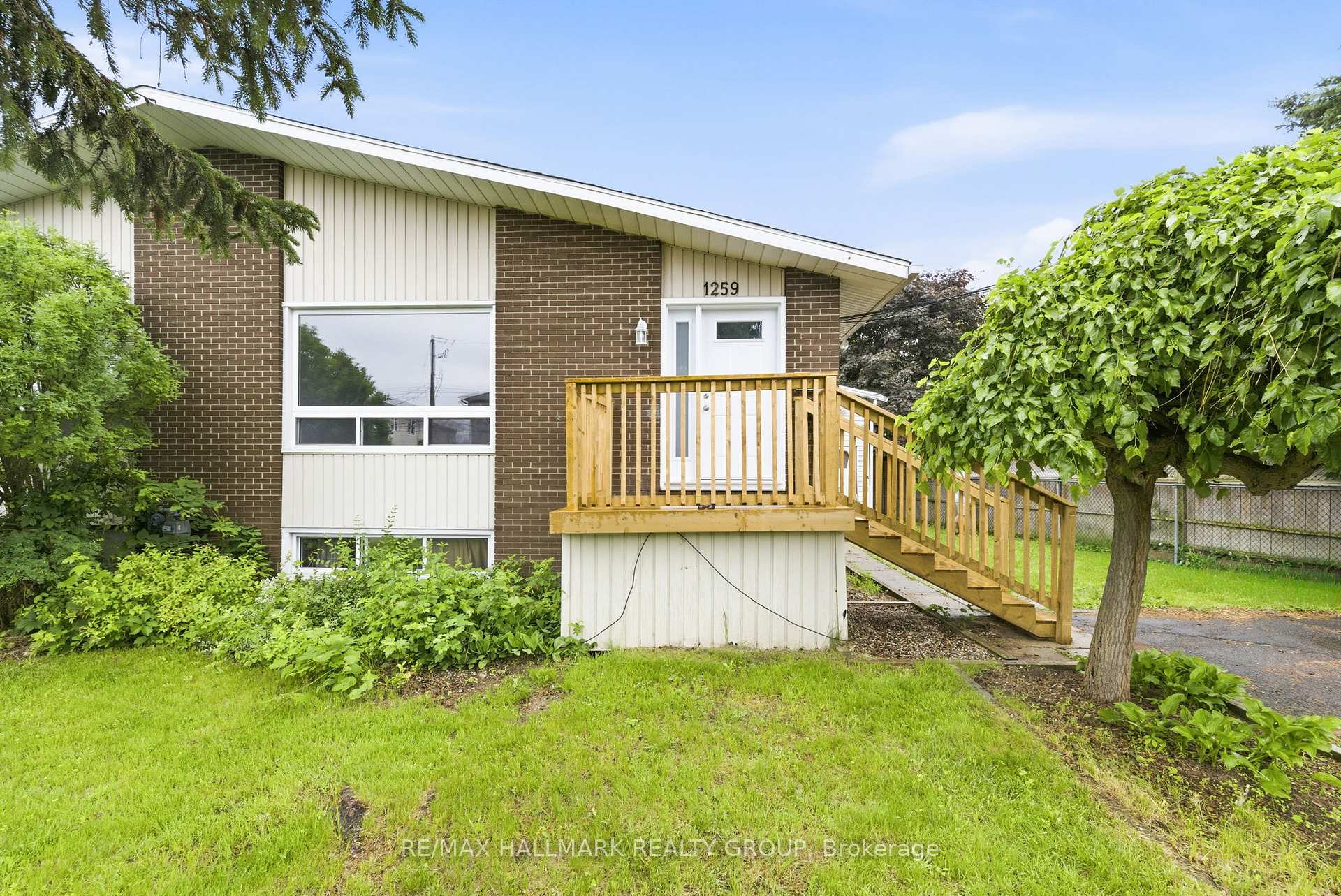 1259 Marenger Street, Orleans - Convent Glen and Area, ON K1C 1S1