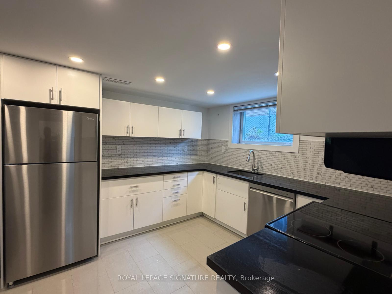 9 Fieldway Drive, Hamilton, ON L9A 2L2