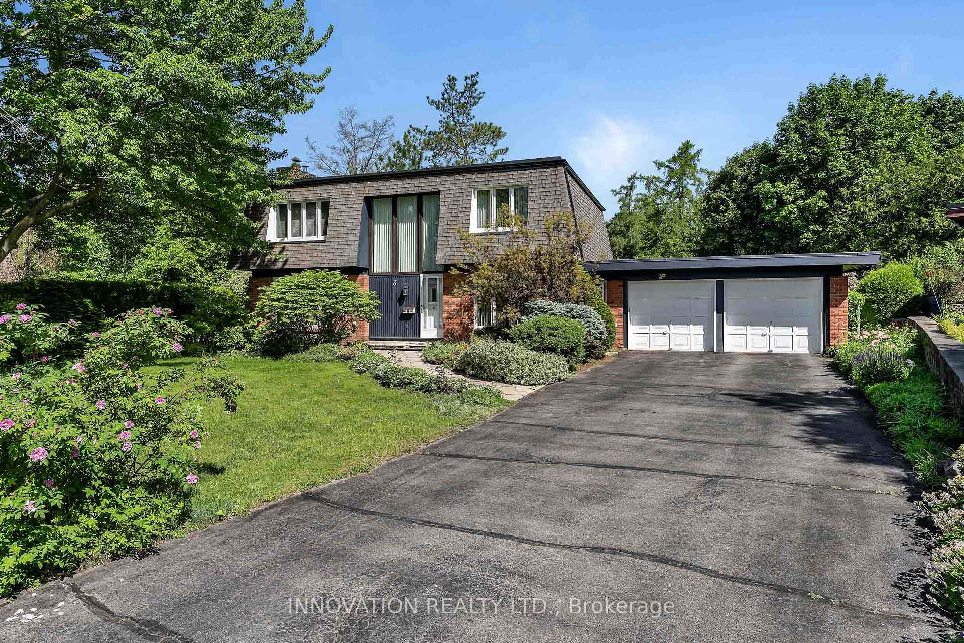 8 Sandwell Crescent, Kanata, ON K2K 1V3
