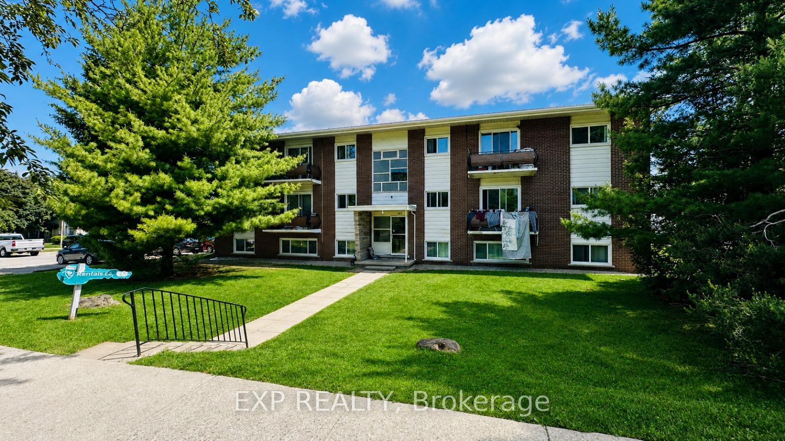 428 Barrie Place 2, Waterloo, ON N2L 3Z7
