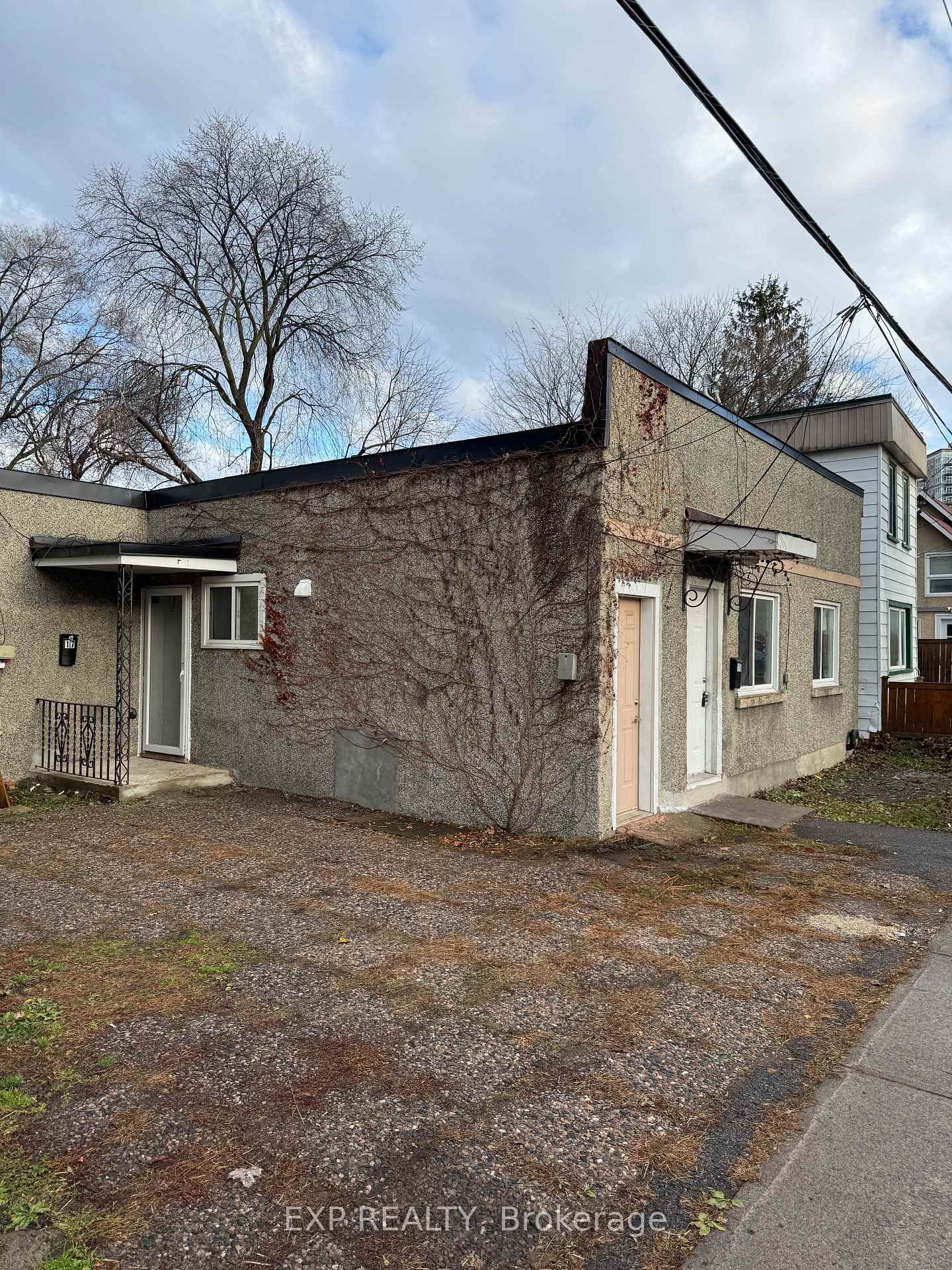 17 Loyer Street, Vanier and Kingsview Park, ON K1L 5V9