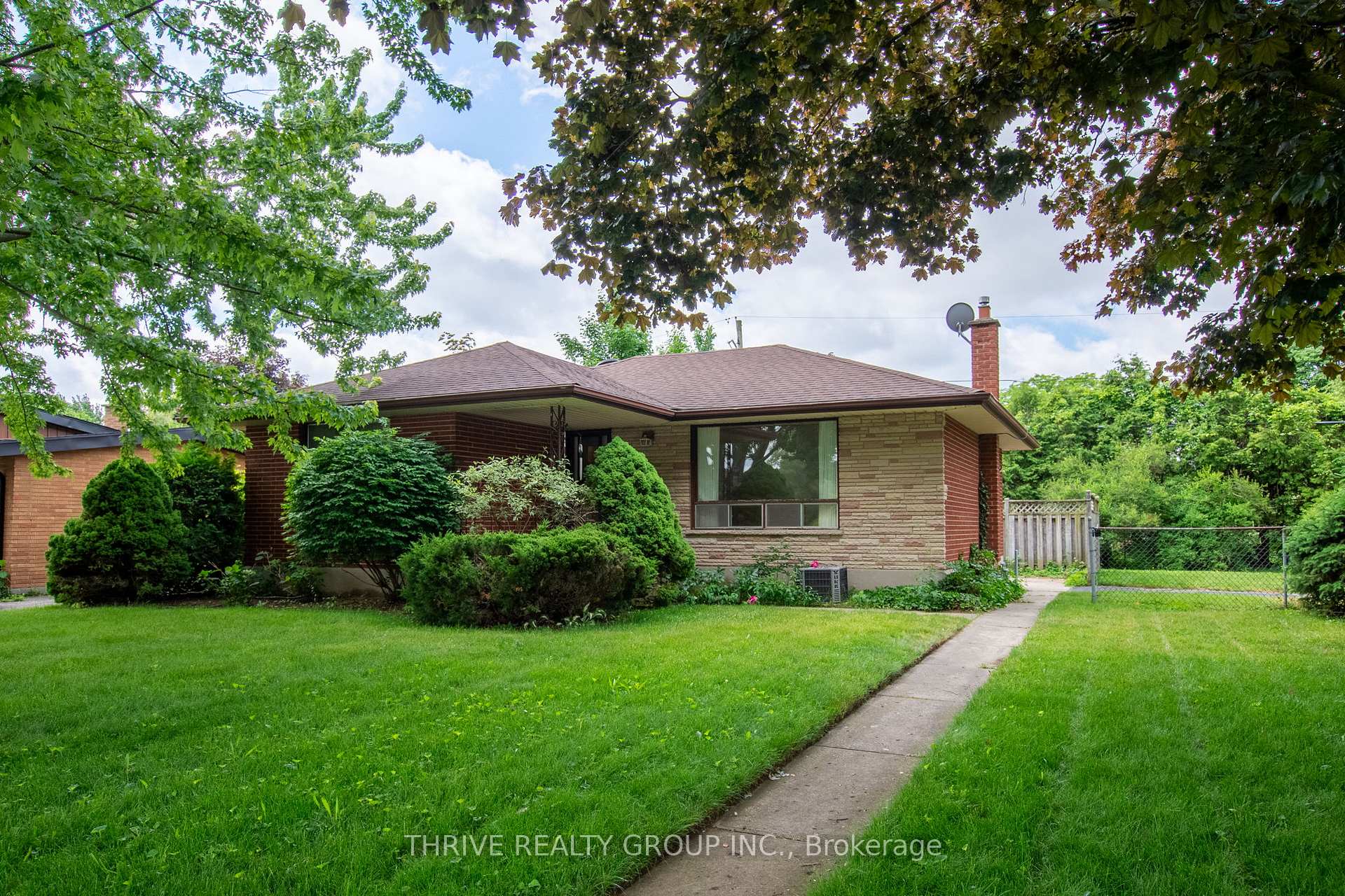 65 Tewksbury Crescent, London East, ON N5V 2M9