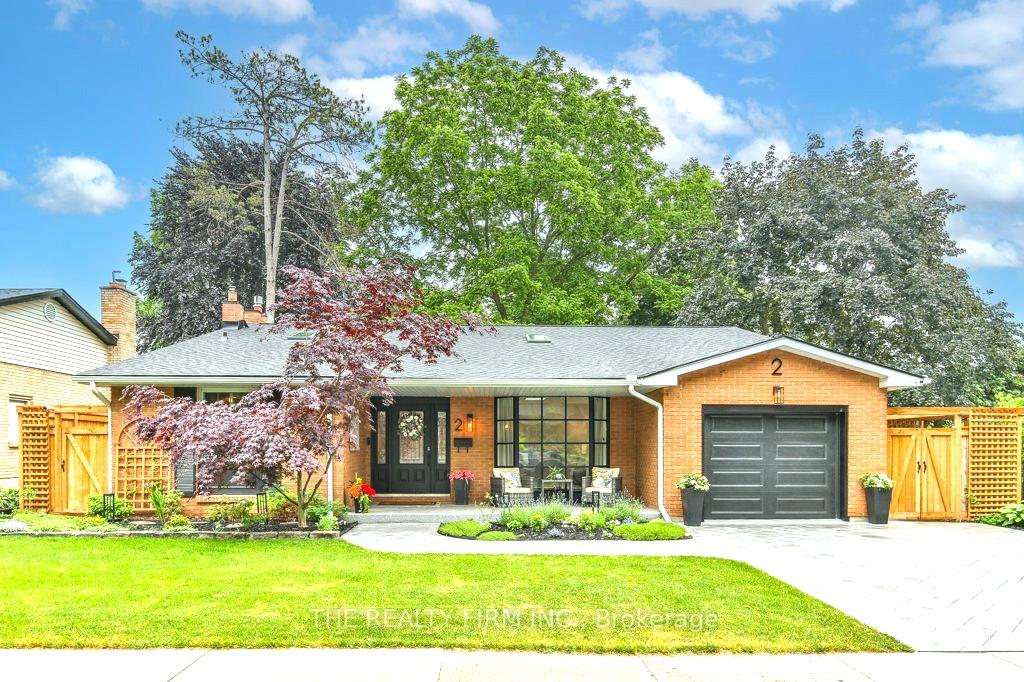 2 OAKWOOD Drive, London South, ON N6K 2V4