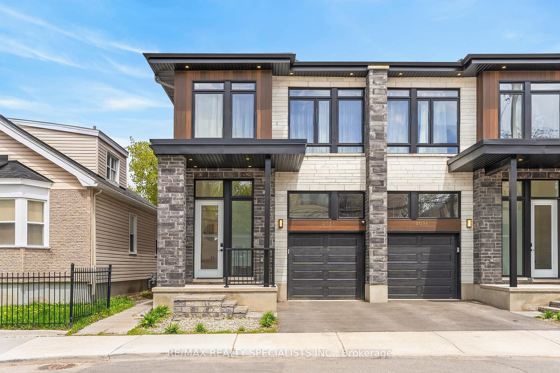 207 Montfort Street, Vanier and Kingsview Park, ON K1L 5P3