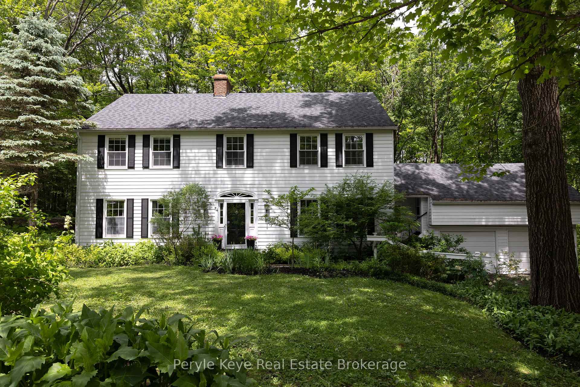 74 Woodland Drive, Bracebridge, ON P1L 1M2