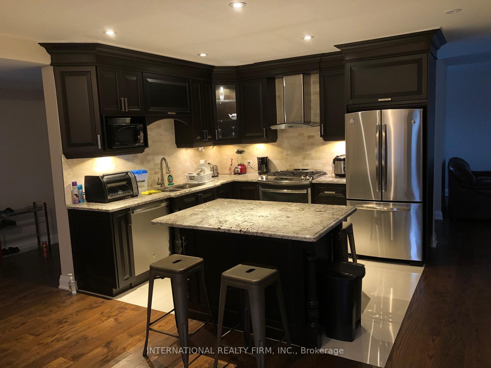 489 Kemp Road W, Grimsby, ON L3M 4E7