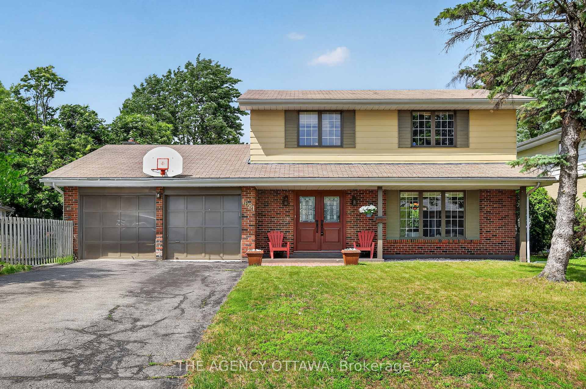 1681 Amberdale Crescent, Alta Vista and Area, ON K1H 7B2