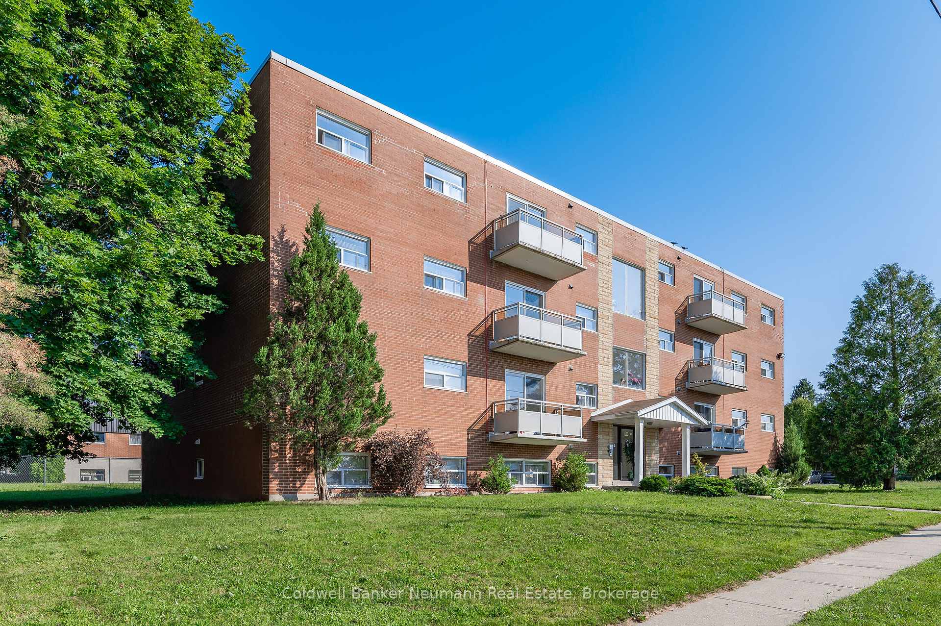 10 GLENBROOK Drive, Guelph, ON N1E 1A9