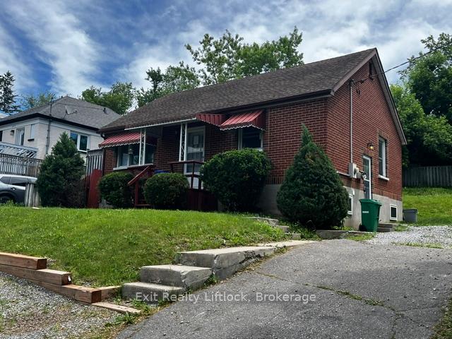 303 Caddy Street, Peterborough, ON K9H 1M2