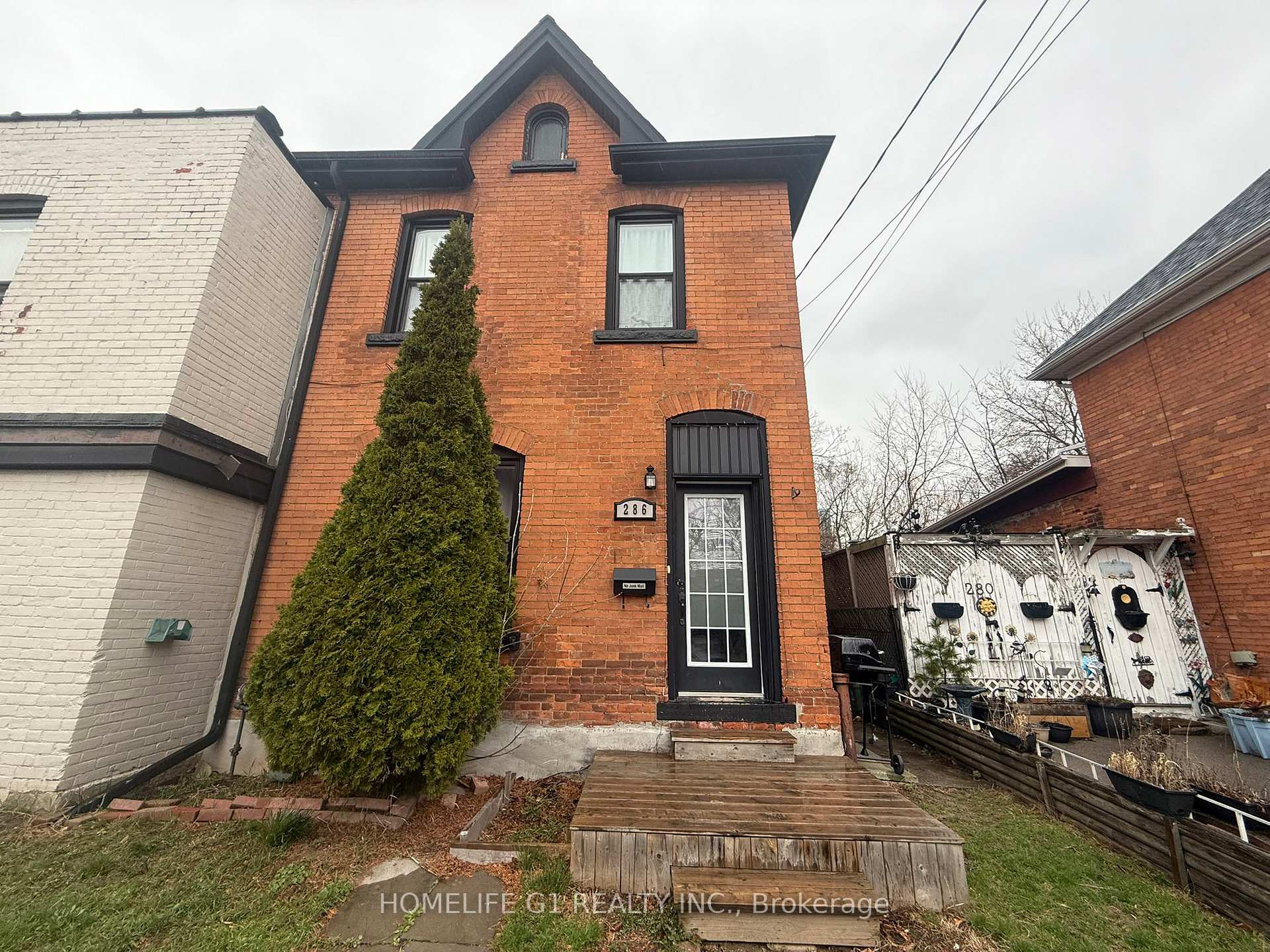 286 Hunter Street W, Hamilton, ON L8P 1S3