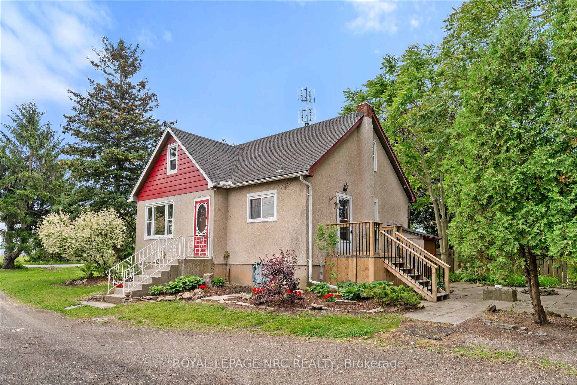 1447 Fifth Street, St. Catharines, ON L2R 6P9