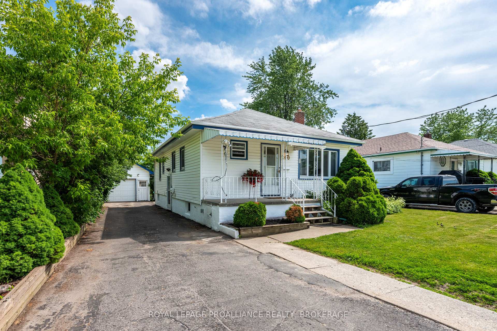 260 Elmwood Street, Kingston, ON K7M 2Y8
