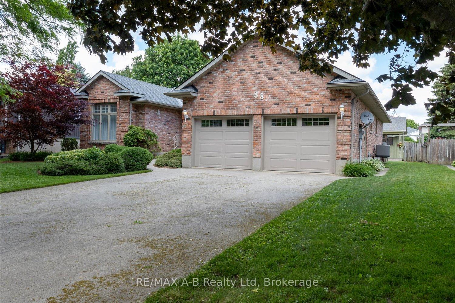 38 Murray Hill Road, Stratford, ON N5A 7J8