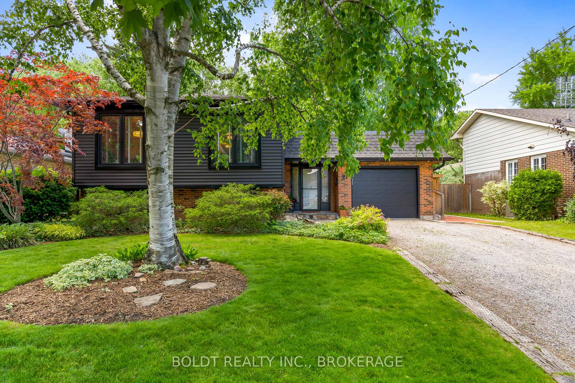 21 Shoreline Drive, St. Catharines, ON L2N 3V9