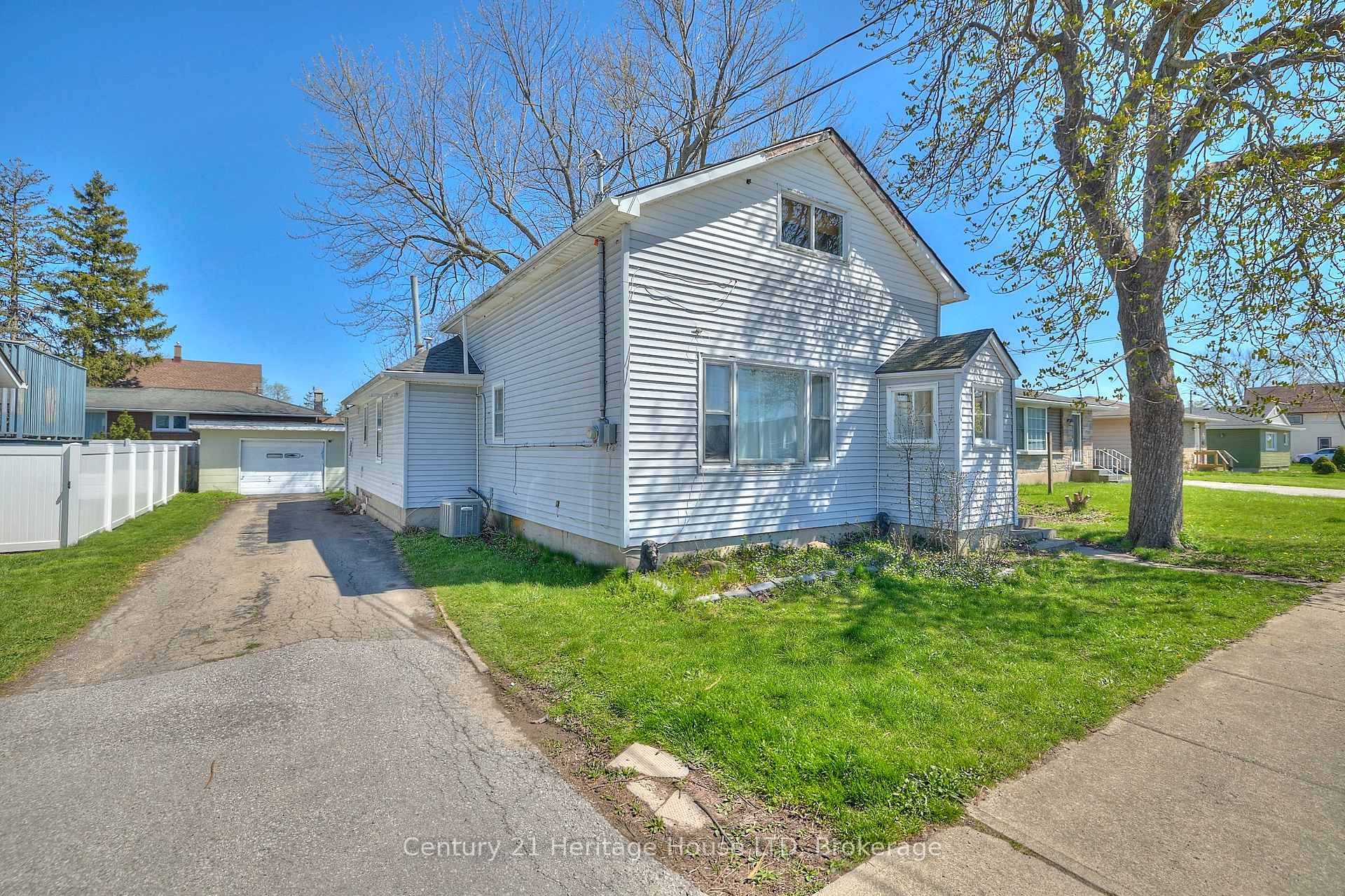 47 Concession Road, Fort Erie, ON L2A 4G6