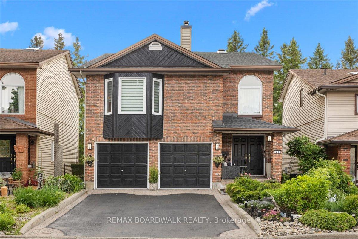 24 HACKETT Street, Hunt Club - Windsor Park Village and Area, ON K1V 0P7