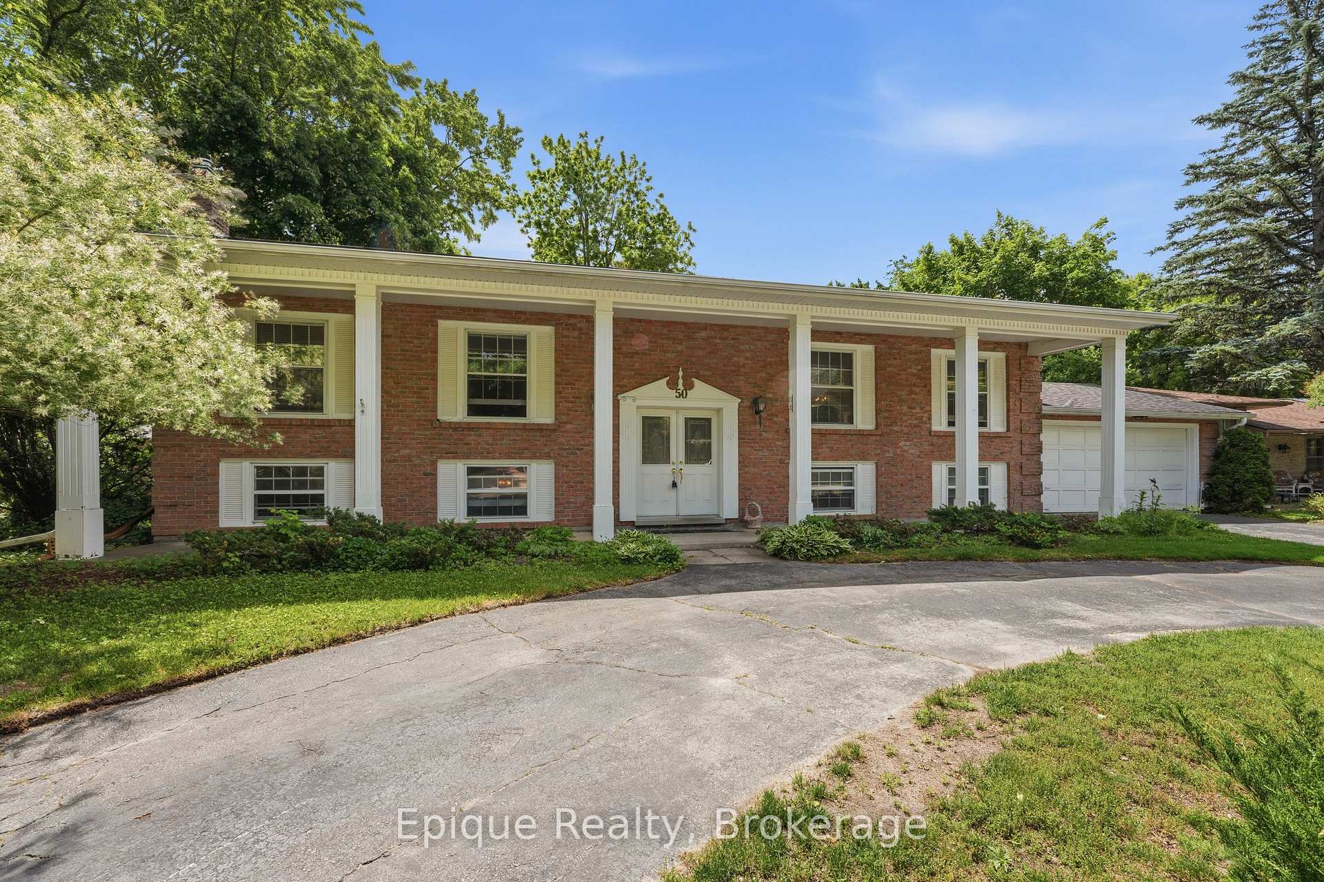 50 Combermere Crescent, Waterloo, ON N2L 5B1