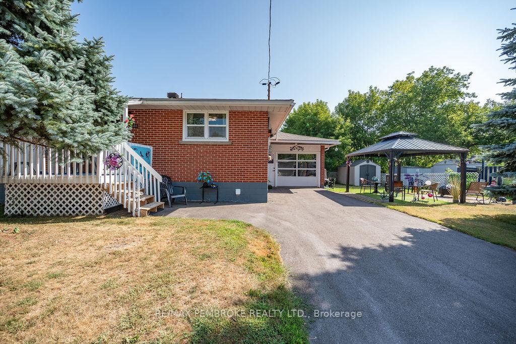 335 Willard Street, Pembroke, ON K8A 3T8