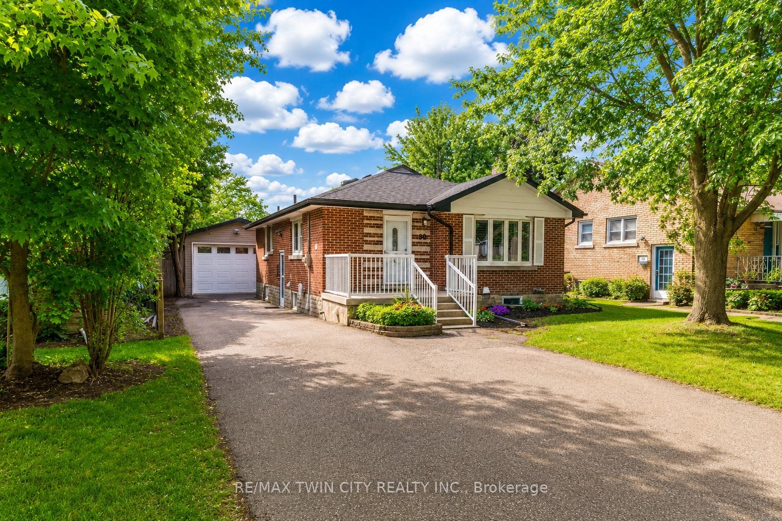 90 Arlington Boulevard, Kitchener, ON N2A 2G9