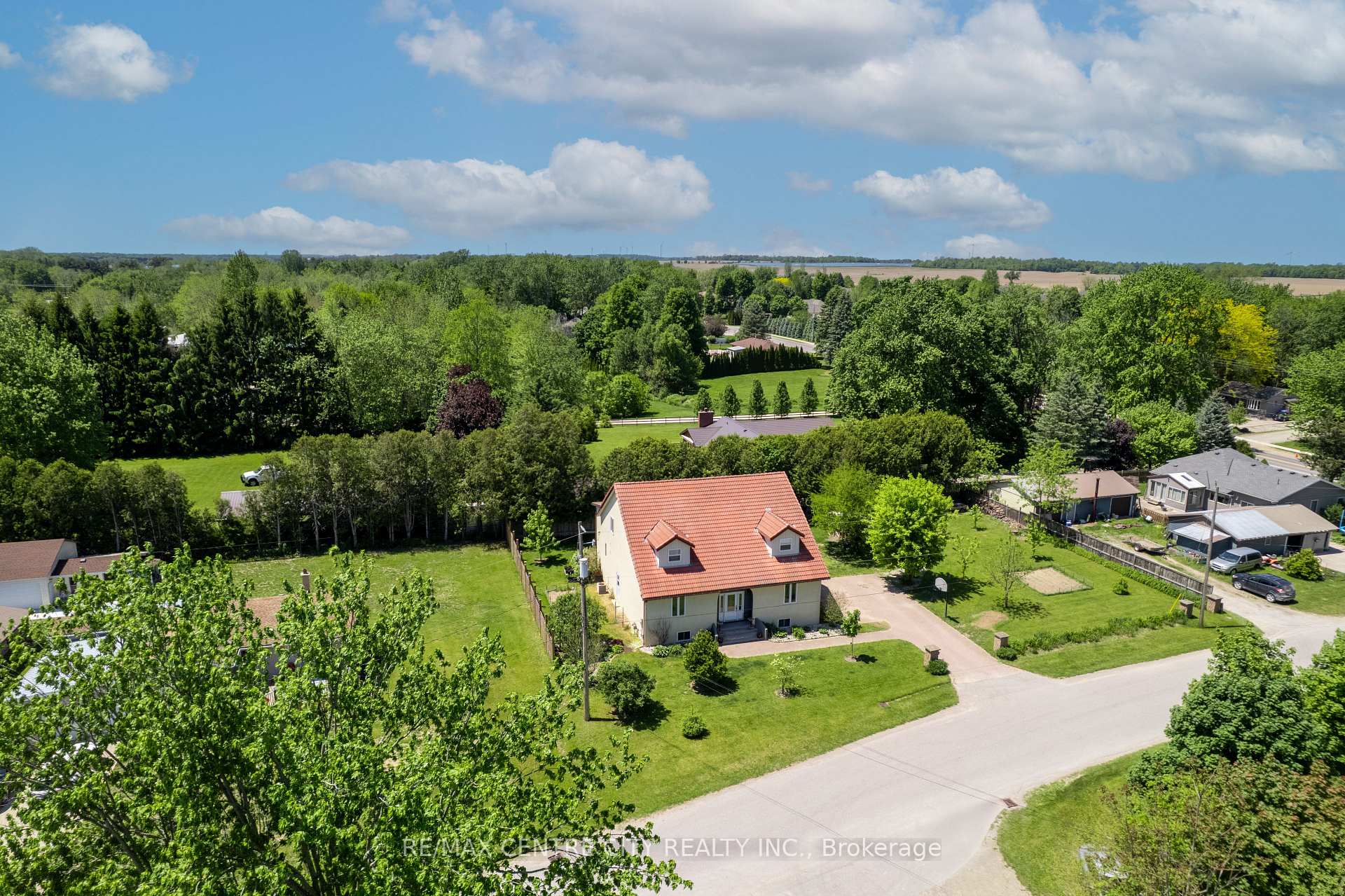176 Eastman Avenue, Adelaide Metcalfe, ON N7G 3K1