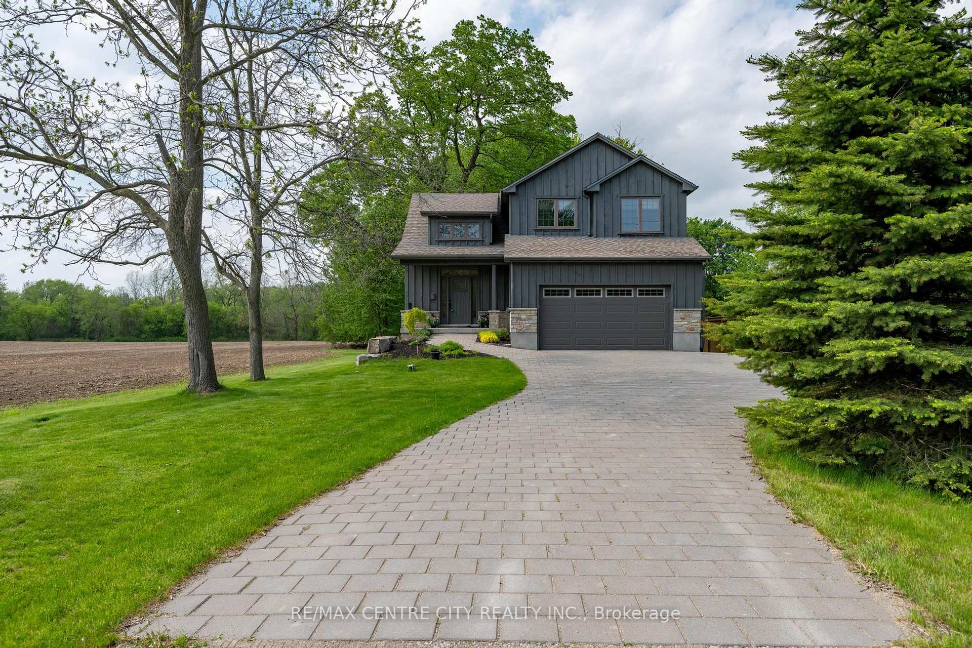 2580 Dundas Street, London East, ON N5V 3C7