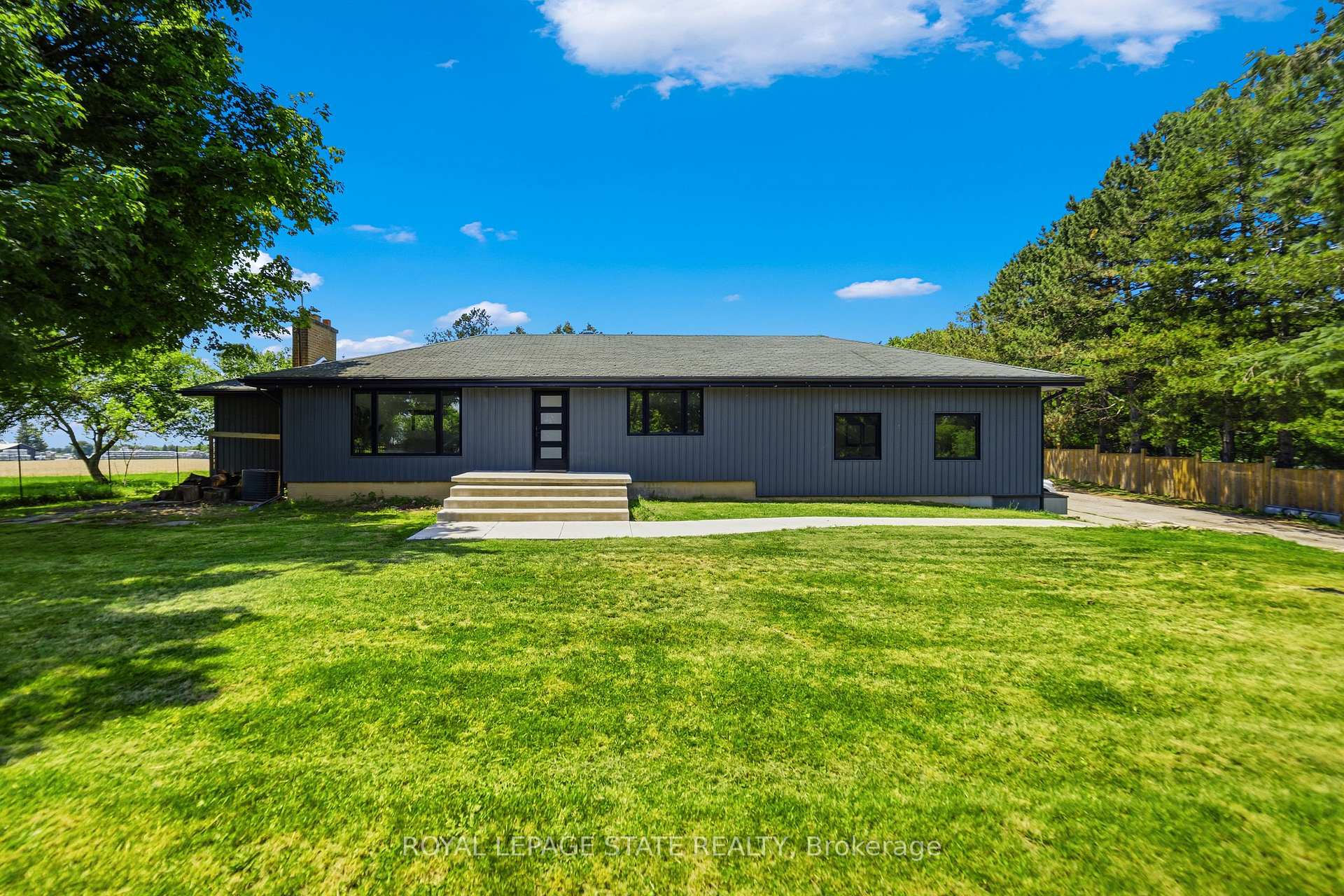 424 52 Highway S, Hamilton, ON L0R 1R0