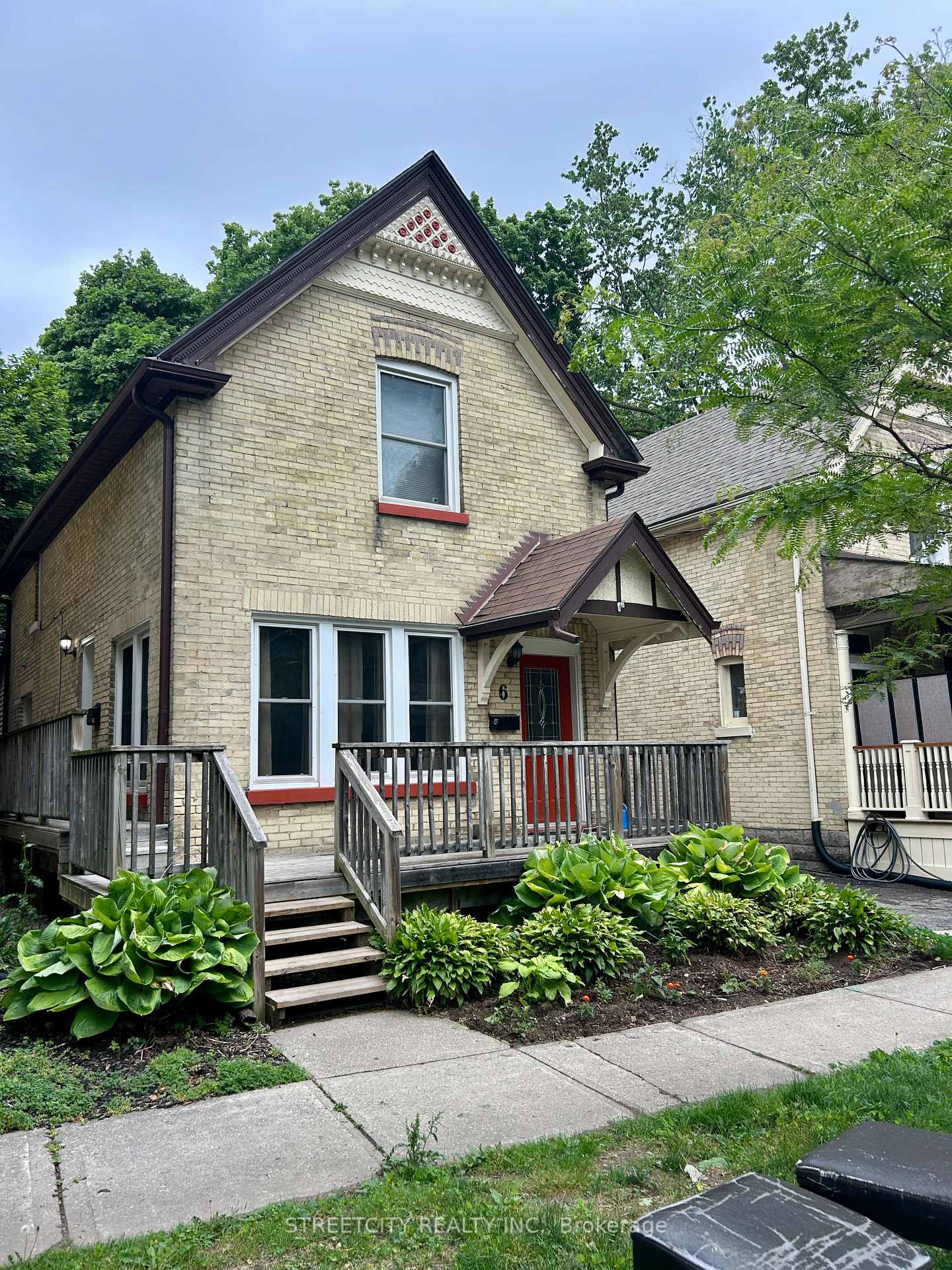 6 Victor Street, London South, ON N6C 1B7