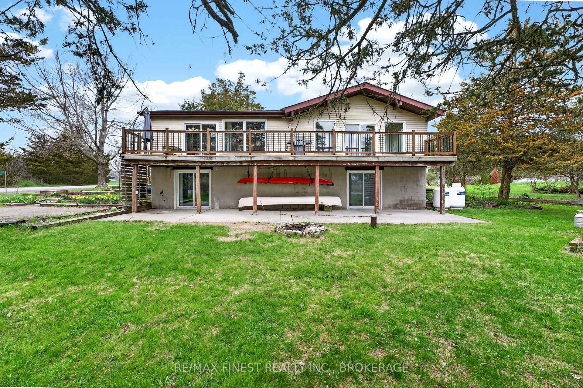 8 Sunrise Court, Prince Edward County, ON K8N 4Z7