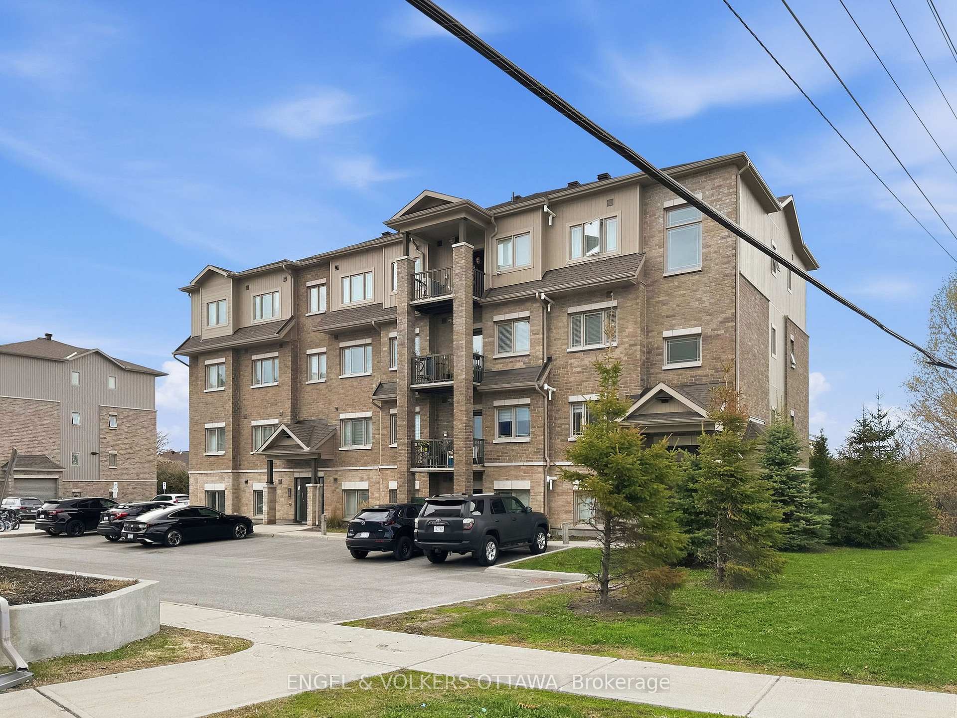 365 Tribeca Private 10, Barrhaven, ON K2J 6B4