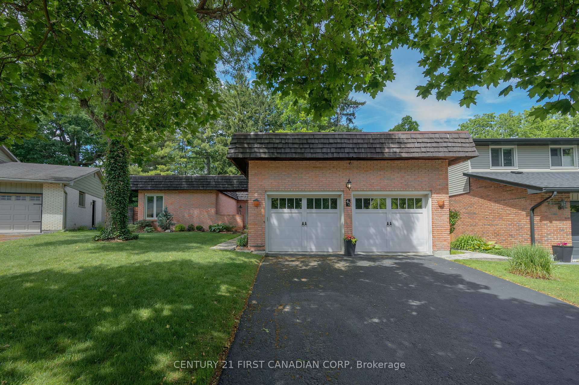 43 Compton Crescent, London South, ON N6C 4E9