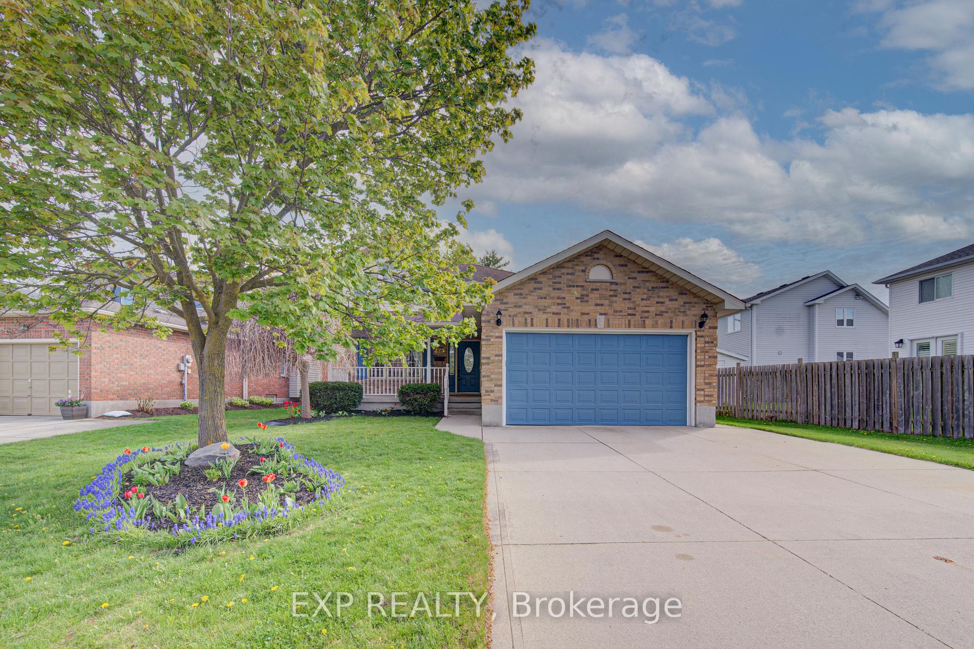 225 Dartmoor Crescent, Waterloo, ON N2K 3S9