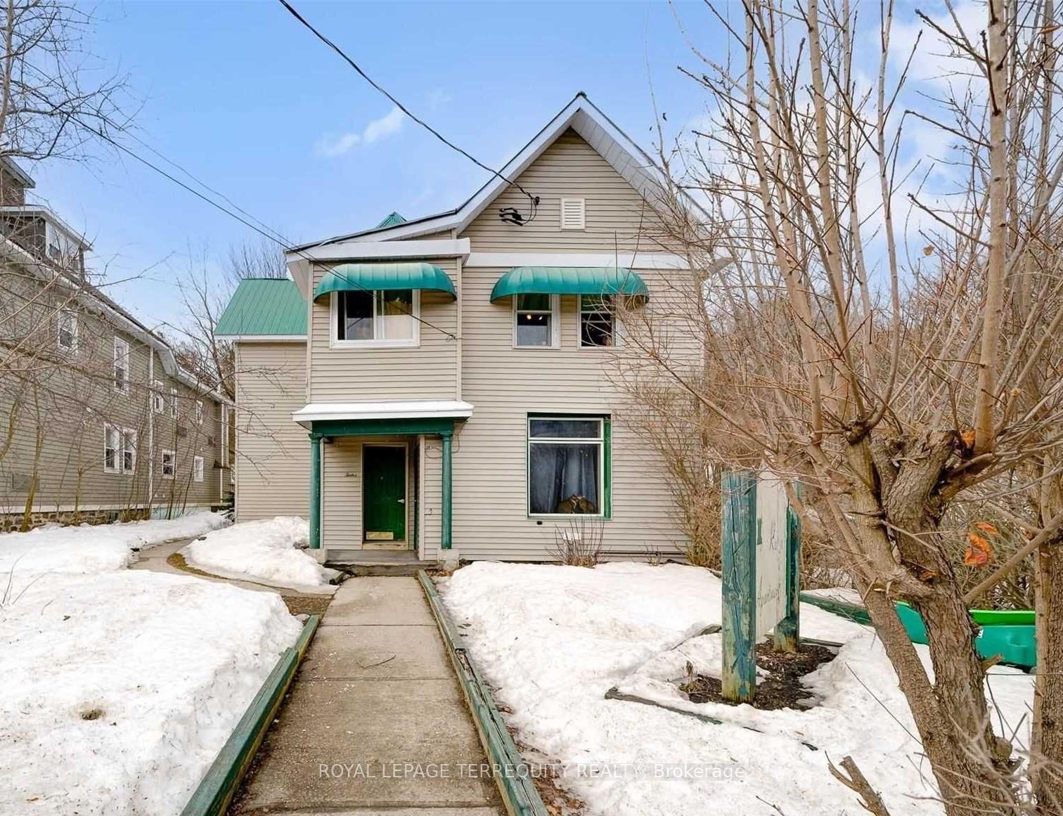 12 Gibson Street, Parry Sound, ON P2A 1W7