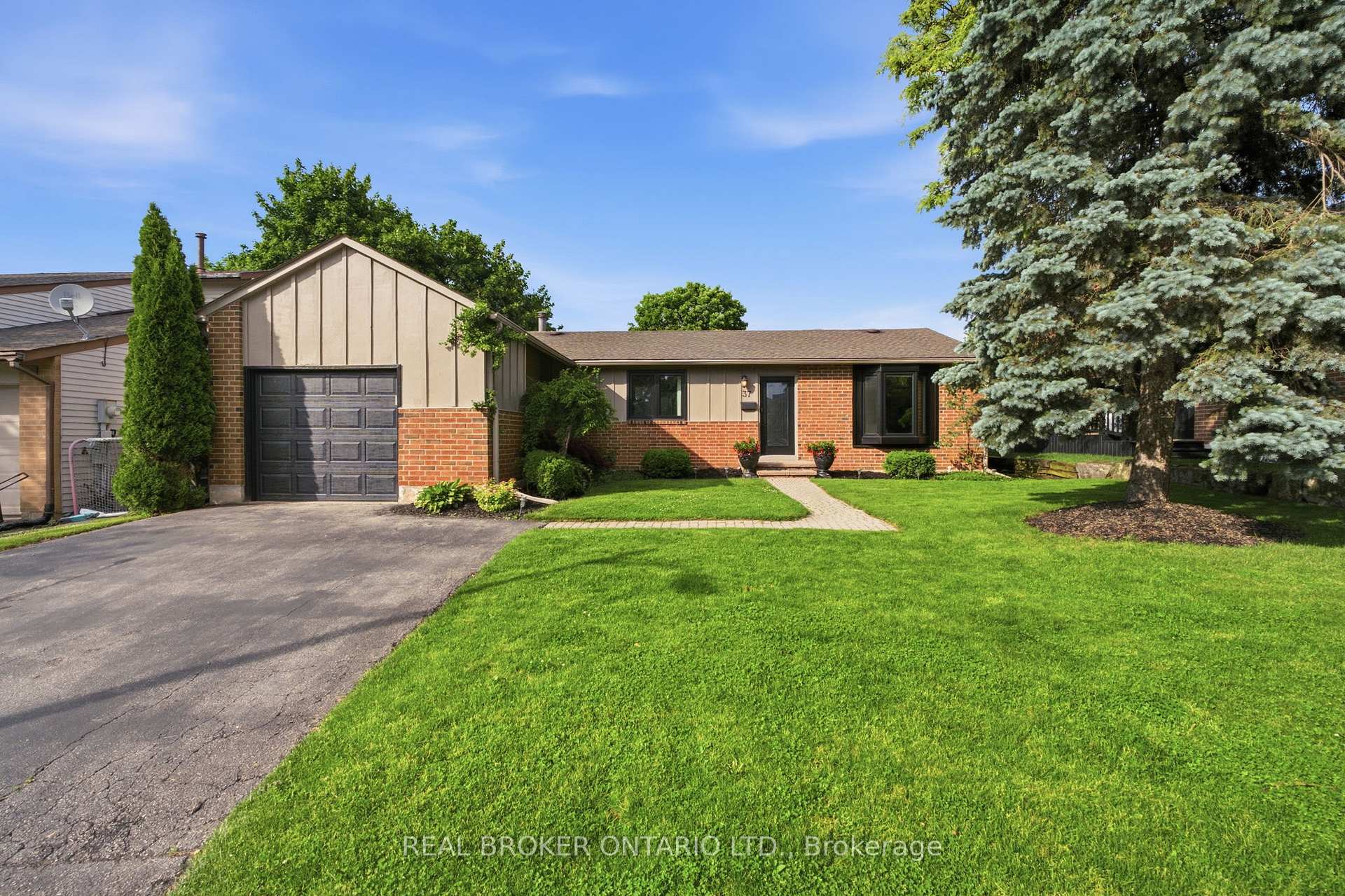 37 Melissa Crescent, Hamilton, ON L9H 7C5