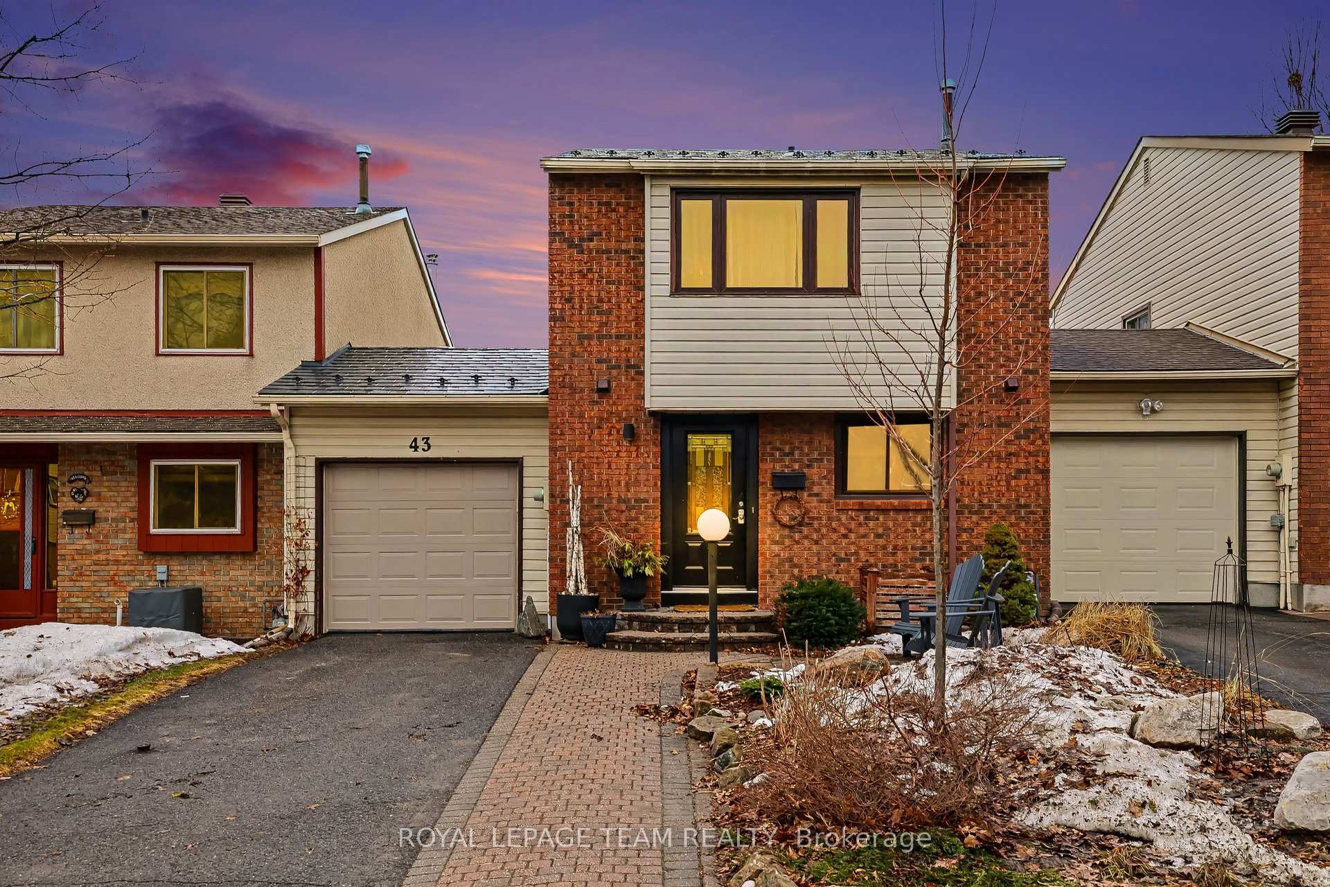 43 Whelan Drive, Barrhaven, ON K2J 2A3