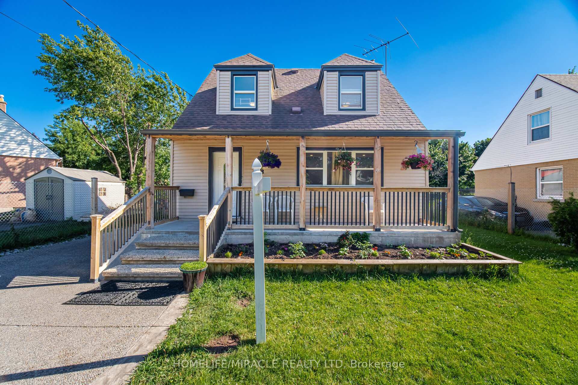 18 Glengrove Avenue, Hamilton, ON L8H 1N1