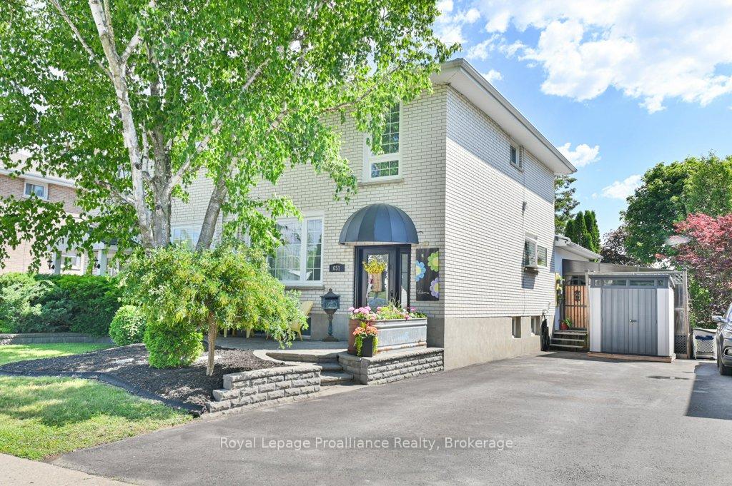 651 Front Street, Quinte West, ON K8V 4R9