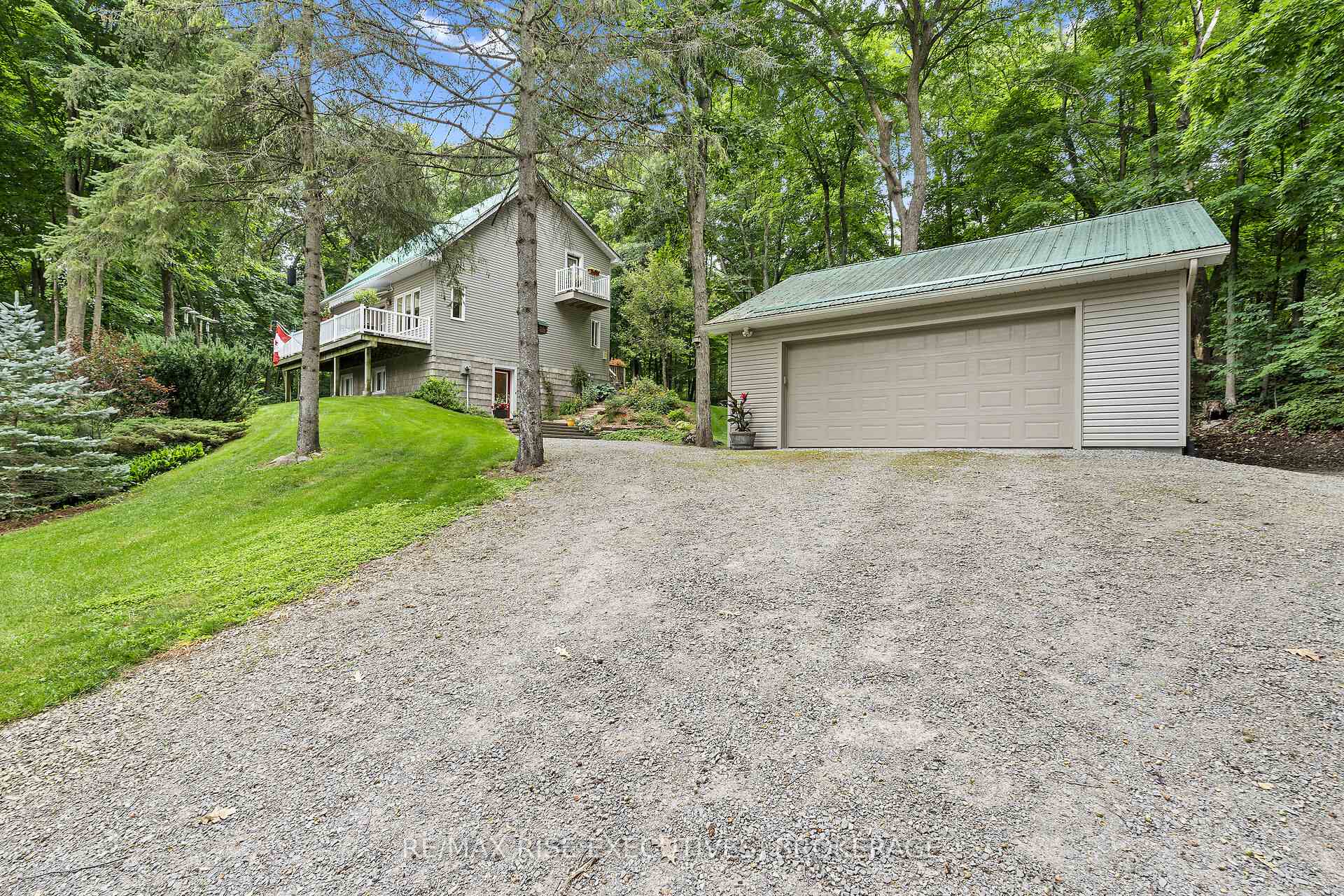 196 Old River Road, Leeds and the Thousand Islands, ON K0E 1R0