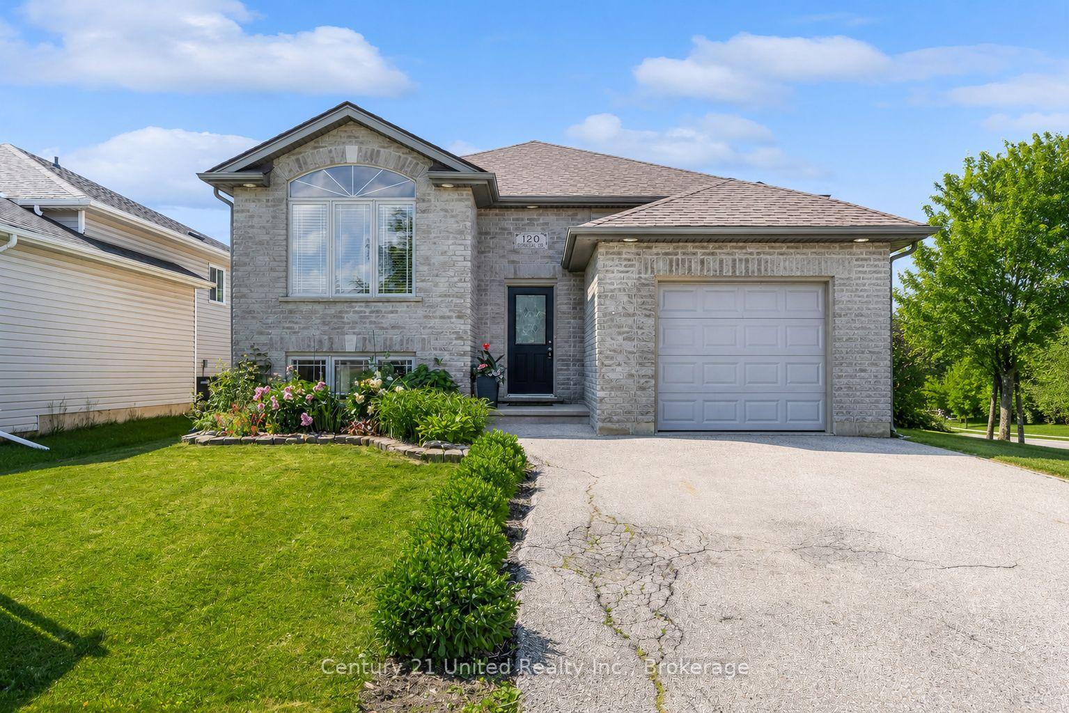 120 Donegal Drive, Brantford, ON N3T 6N4