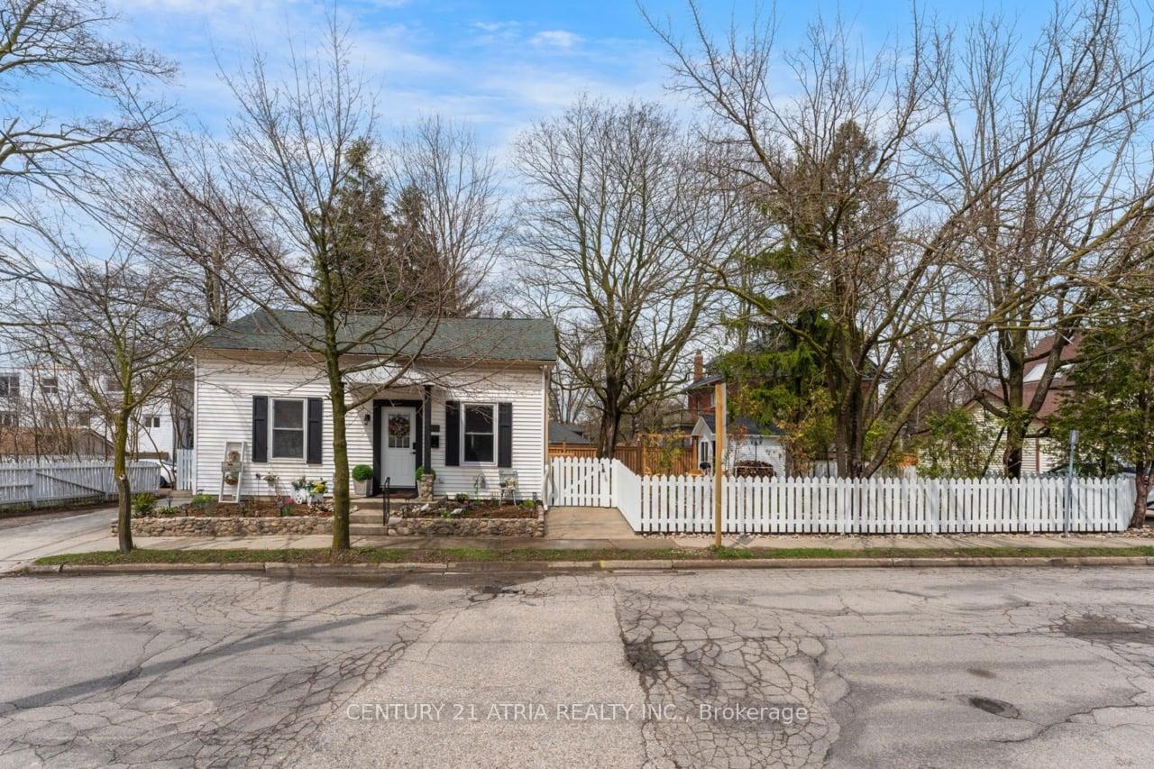 132 Waterloo Street N, Cambridge, ON N3H 1M8