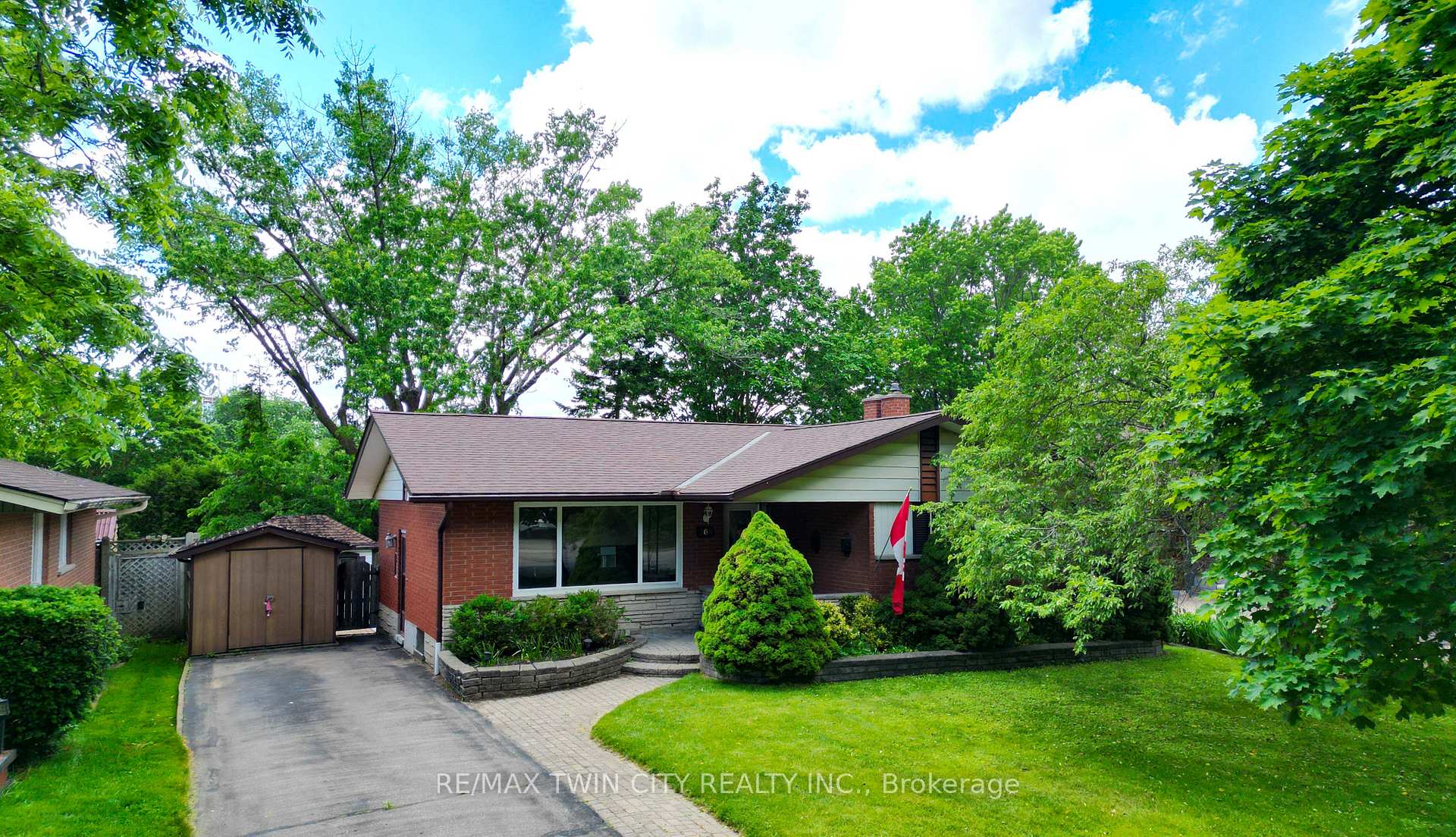 209 Dixie Crescent, Waterloo, ON N2J 3K9