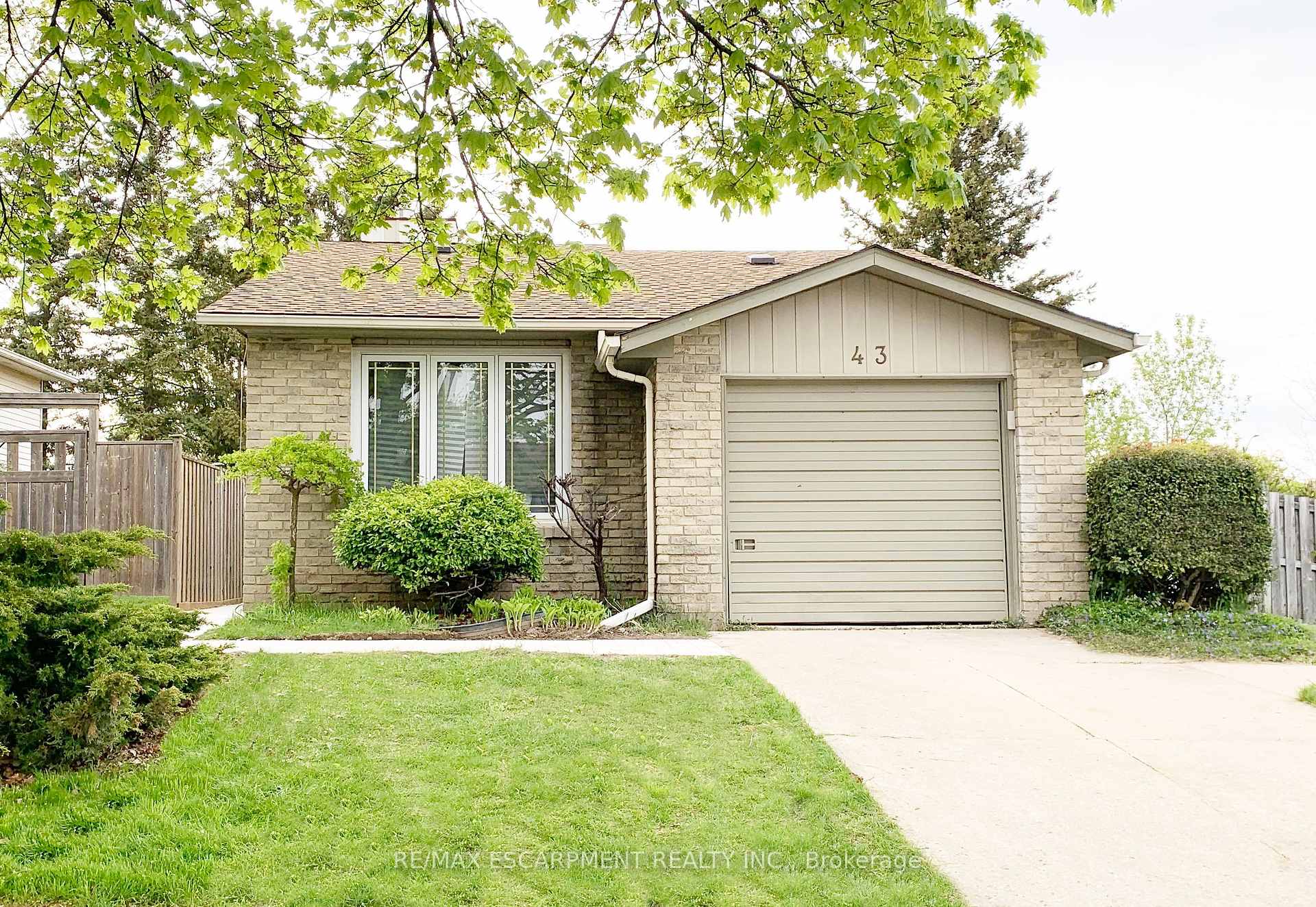 43 KANATA Crescent UPPER, Brantford, ON N3R 7E8