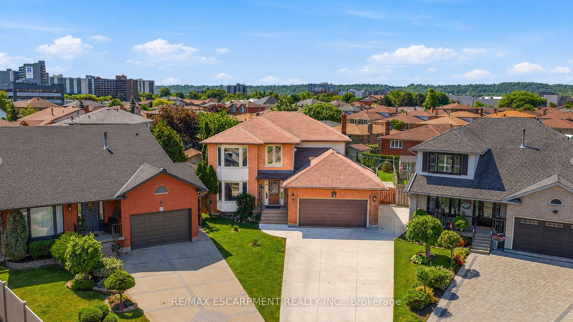 15 Talia Court, Hamilton, ON L6E 4X8