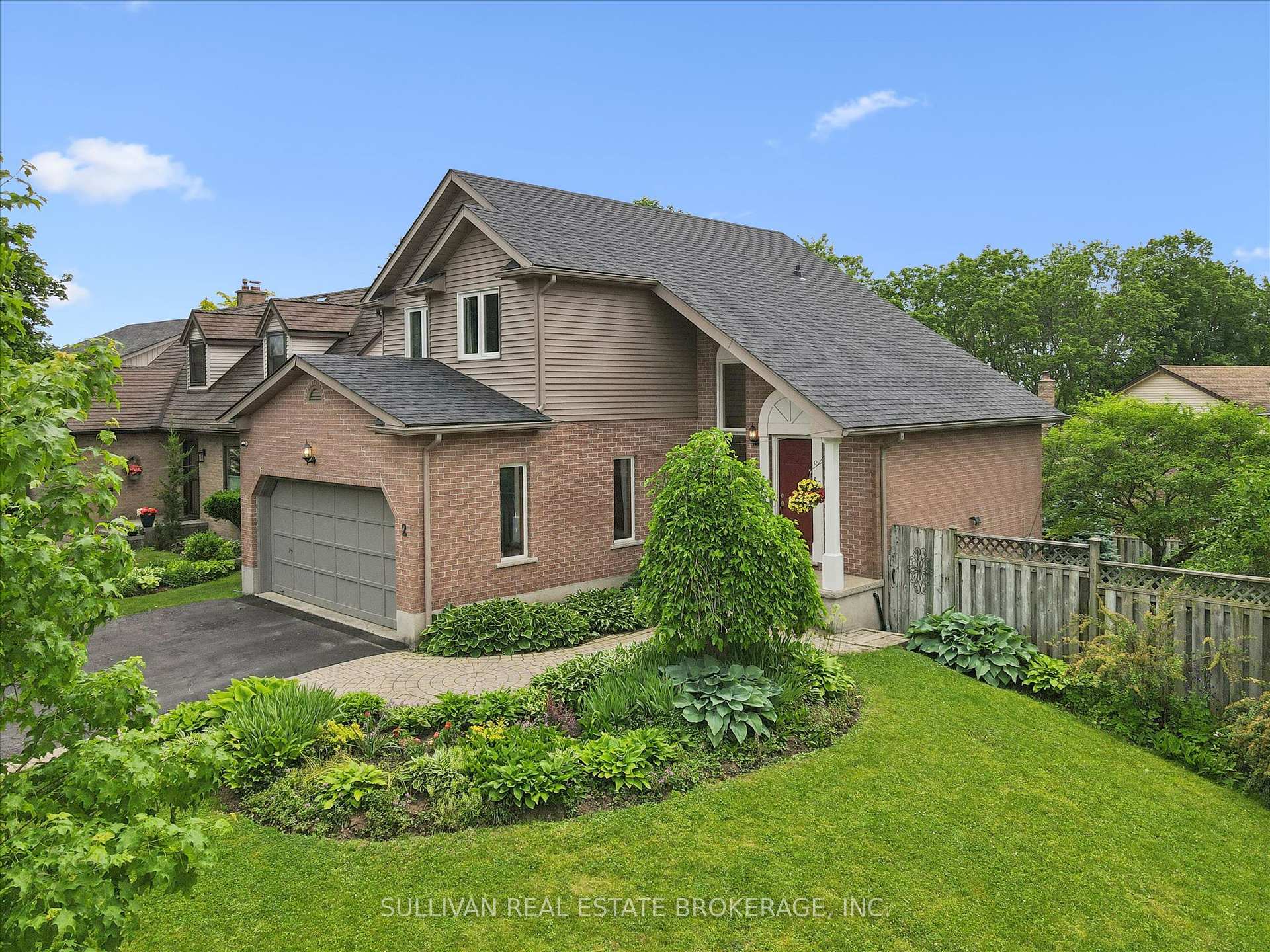 2 Deerchase Court, Guelph, ON N1G 3X5