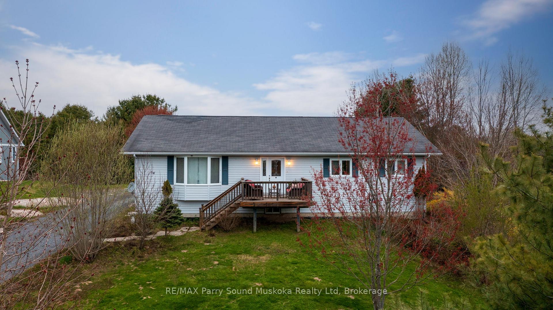 54 Pineridge Drive, McDougall, ON P2A 2W9